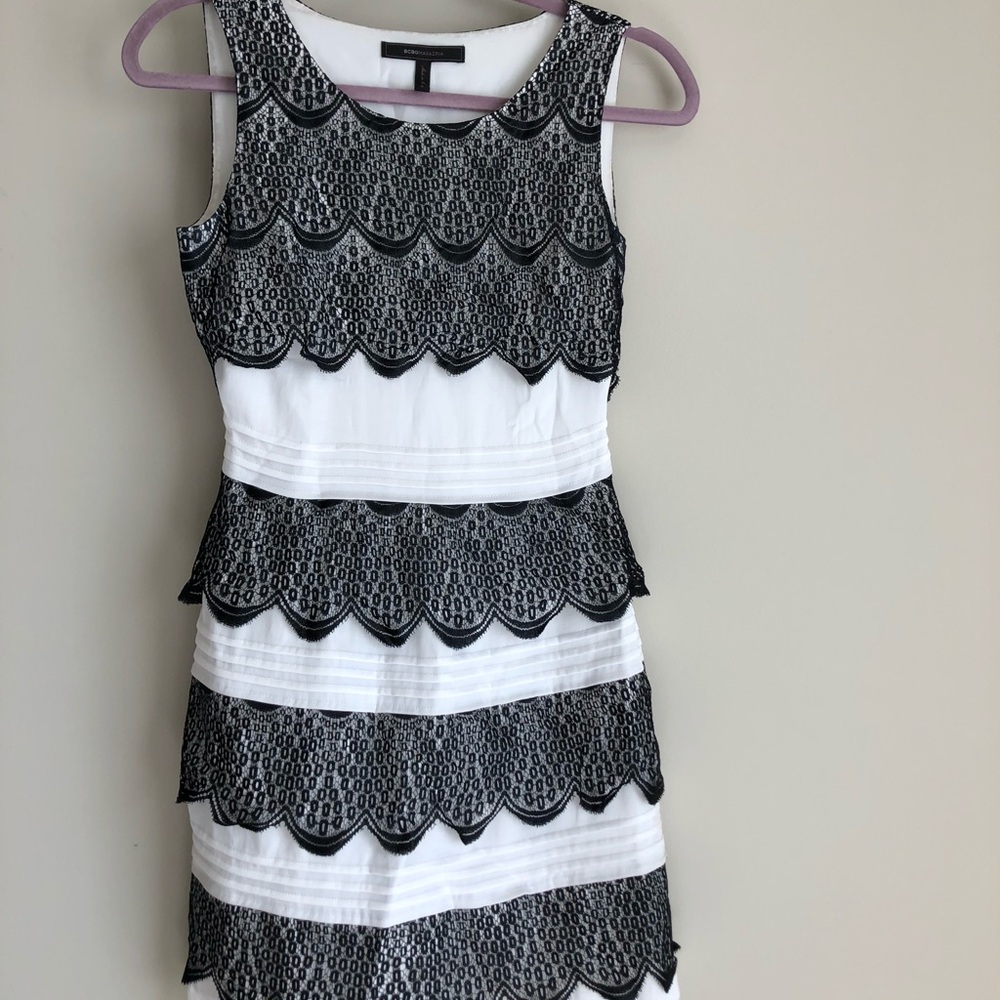 White formal dress with black lace - Picture 1 of 2